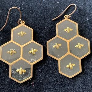 Vintage Modcloth Gold Bee Hexagon Earrings